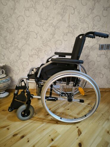 Инвалидные коляски: Azadliq metro teze kimi oldu 43