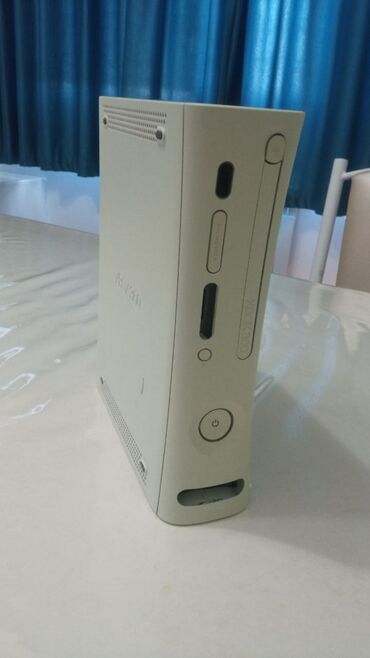 купить xbox 360 в бишкеке: Xbox 360 fat,ревизия jasper,прошивка lt 3.0,регион ntsc В комплекте