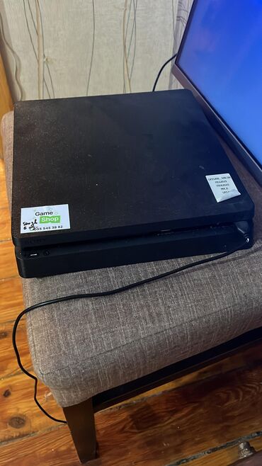 tv üçün wifi aparati: Salam. Televizor və Playstation 4 satılır hər ikisi yenidir. Şəkildə