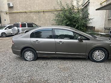 музыка в авто: Honda Civic: 2008 г., Гибрид, Седан — 4
