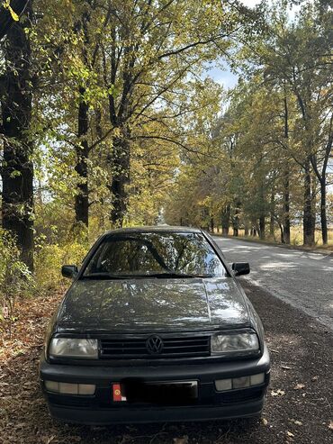 от венто: Volkswagen Vento: 1996 г., 2 л, Механика, Бензин, Седан