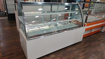 Soyuduculu vitrininq (şirniyyat/fast-food/delikates üçün) - Ön