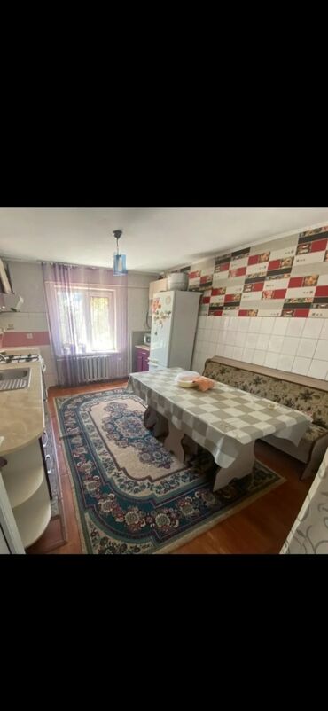 продаю дом в бишкеке: 65 м², 3 комнаты, Парковка, Сарай, Забор, огорожен