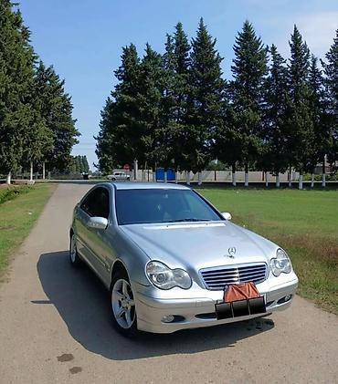 Mercedes-Benz: Mercedes-Benz 200: 2.2 l | 2001 il — 1