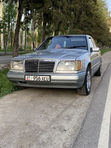 продаю или меняю: Mercedes-Benz E 220: 1994 г., 2.2 л, Механика, Бензин, Седан