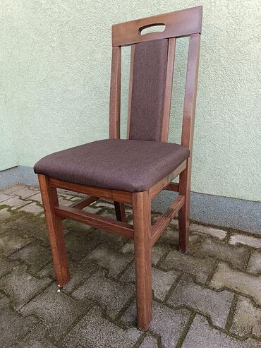 Stolice: Nove stolice iz proizvodnje

 po komadu — 5