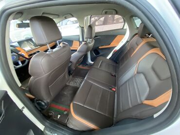 китайский электромобиль бишкек: Электрический кроссовер BYD Yuan Pro белого цвета с современным