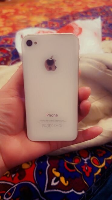IPhone 4S, Б/у, 64 ГБ, Зарядное устройство