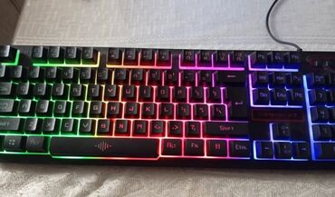 kompüterlər satişi: Işıqlı gamer klaviatura -25azn deep klaviatura -15azn Black mouse
