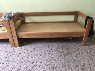 кровать с ящиками: Односпальная кровать, Б/у, С матрасом, длина - 177 см