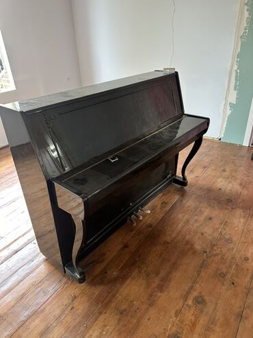 Lixiang: Upright piano – “Сура-2” (Sura-2) modeli - Korpus: parlaq qara lak
