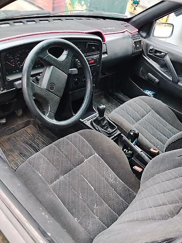 Транспорт: Volkswagen Passat: 1990 г., 1.8 л, Механика, Бензин, Седан — 5