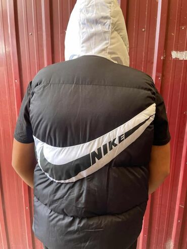 Prsluci: Puf prsluci sa kapuljačom – različiti modeli i brendirani dizajn. - — 3