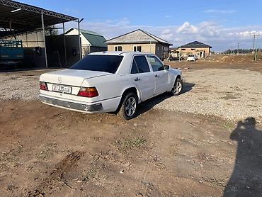 енкар авто: Mercedes-Benz 190: 1993 г., 2.3 л, Механика, Дизель, Седан — 4