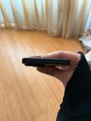 iphone 5 s qiymeti: IPhone 15, 128 ГБ, Черный, С документами, Беспроводная зарядка, Битый