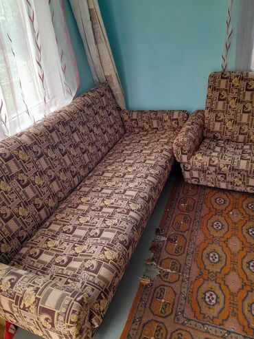 диваны раскладной: Продаю диван(раскладной) и два кресла, в отличном