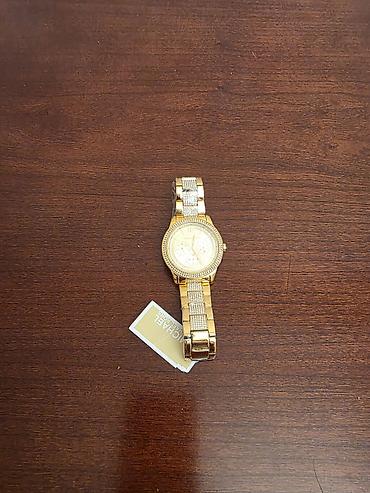 saat michael kors: Qızılı rəngli qol saatı — Michael Kors üslubunda, daşlı dizayn - — 1