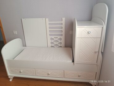 kapsela perdeler: Oğlan və qız üçün, İşlənmiş, Dördbucaq, Beşik, Dəstsiz, Matras ilə, Yellənmə mexanizm ilə