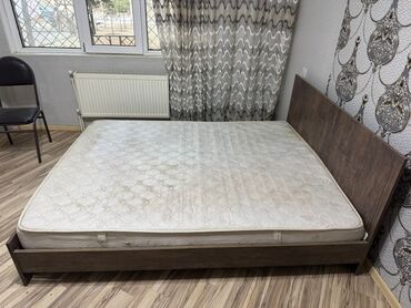 Rəflər: İşlənmiş, İkinəfərlik çarpayı, Matras ilə