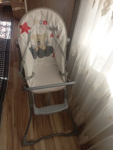 Uşaqlar üçün yüngül boz rəngli, yığılan qidalandırıcı oturacaq