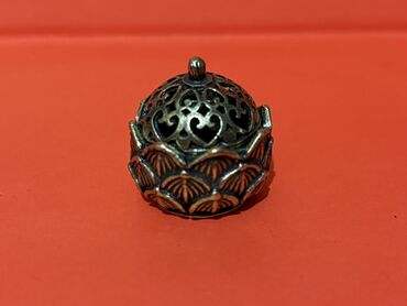 Digər dəstlər və servizlər: Məhsul: Kiçik ölçülü bürünc tonlarda ətir qabları dəsti Təsvir: - 3 — 5