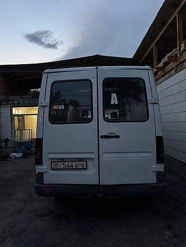 бус спринтер средний: Грузовой фургон Mercedes-Benz Sprinter (белый, длинная база, высокий — 6