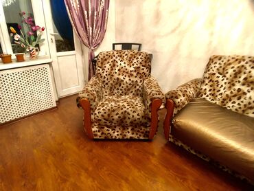 отдам даром мебель бишкек: Стул для зала, Б/у, Дерево at lalafo.kg отдам даром мебель бишкек: Стул для зала, Б/у, Дерево