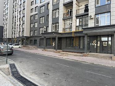 Аренда помещений свободного назначения: Сдается в аренду коммерческое помещение на первом этаже нового жилого — 4