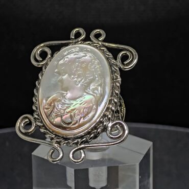 zumrud qaşlı uzuklər: Кольцо, Серебро, Жемчуг at lalafo.az zumrud qaşlı uzuklər: Кольцо, Серебро, Жемчуг