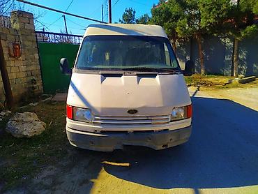 raf satilir: Ford Transit: 2 l | 1991 il 300000 km Van body type — 2