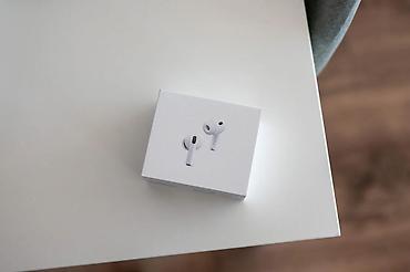 динамики бу: AirPods Pro 3 б/у оригинал Состояние хорошее Отдам за 12 тысячи — 1