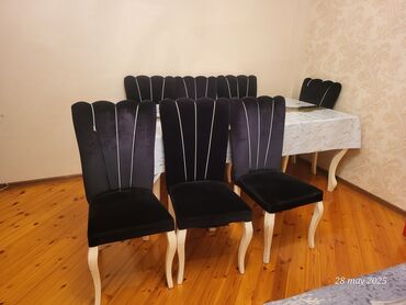Seyflər: Qonaq otağı üçün, Stul