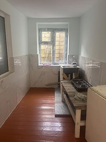 ev geyimləri: 1 otaqlı həyət evi (studiosayağı planlama) Xüsusiyyətlər: - Geniş — 3
