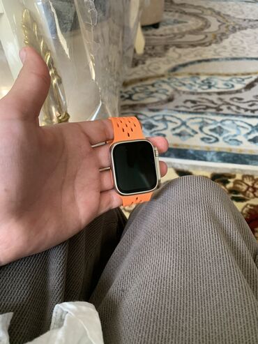 iphone 11 бишкек: Продаю срочно часы рабочие но зарядника нету!!!! Коробка есть писать