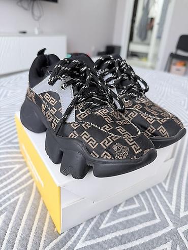 versace: Кроссовки, 35, 35.5, 36, Versace, Б/у, цвет - Черный, Самовывоз, Платная доставка — 3