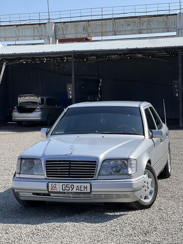 мерс гелинваген: Mercedes-Benz W124: 1992 г., 2 л, Автомат, Бензин, Седан