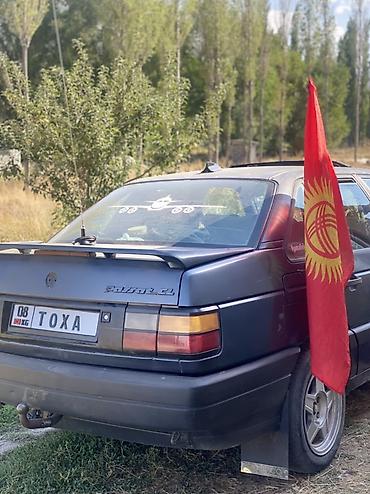 мотоцикл спорт байкер: Volkswagen Passat: 1989 г., 1.8 л, Кол менен иштөөчү, Бензин, Седан — 2