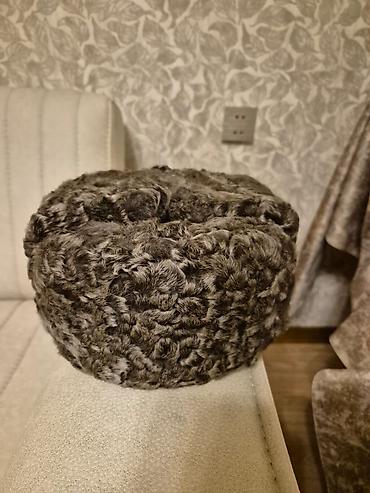 karakul: Karakul dərisindən klassik papaq. - Material: təbii karakul — 2