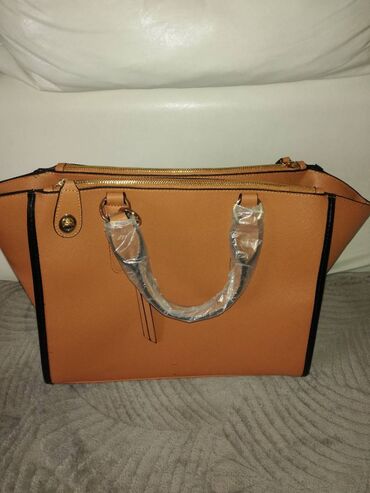 nepromočiva torba: Shoulder bag, Avon, Material: Leather, Patent leather