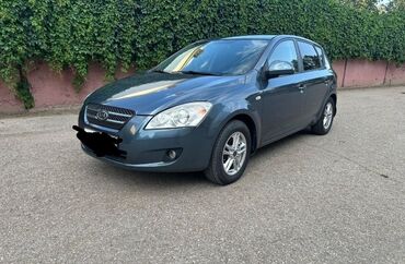 Mercedes-Benz : 1.4 л | 2009 г. Хэтчбэк