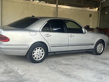 bugatti eb 112 6 mt: Mercedes-Benz E-Class (W210) sedan - Gövdə: 4 qapılı sedan, gümüşü — 2