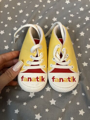 Uşaq ayaqqabıları: 3 ayaqqabi 16, 18, 21 razmer hamisi birlikde 30 azn 1 ci olan -da lalafo.az — 7 Uşaq ayaqqabıları: 3 ayaqqabi 16, 18, 21 razmer hamisi birlikde 30 azn 1 ci olan — 7