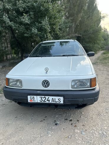 самый дешёвые машины: Volkswagen Passat: 1990 г., 2 л, Механика, Бензин, Универсал