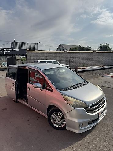 6 дыр: Honda Stepwgn: 2009 г., 2 л, Автомат, Бензин, Вэн/Минивэн — 7