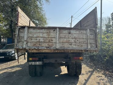 Yük maşınları: Yük maşını – GAZ (kabinə və ön hissə klassik GAZ-53/52 tipli), arxa — 2