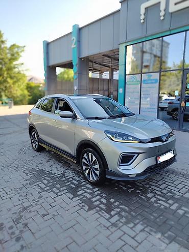 Weltmeister: Weltmeister EX5, 2020 г., 100000 км, Передний — 2