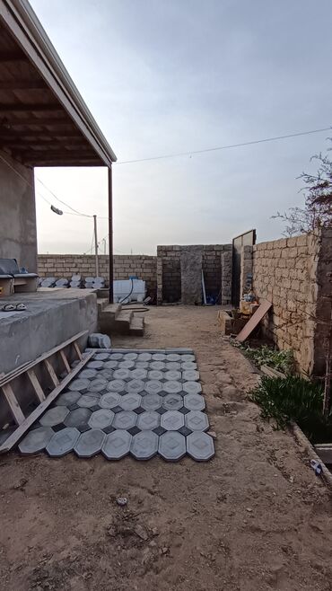 Həyət evləri və villaların satışı: Xəzər rayonu, Binə Atçılıq ərazisində həyət evi satılır. - Torpaq: 4 — 4