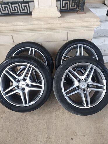 Mercedes-Benz: Mercedes-Benz E-Class: 2 l | 1996 il Sedan — 6