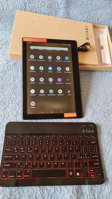 Tableti: Lenovo Tab E10 + bežična tastatura (set) - Tablet: Lenovo Tab E10 — 11