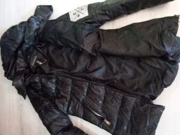 uzun jaketlər: Emporio Armani EA7 qadın qış gödəkçəsi - Rəng: qara, parıltılı